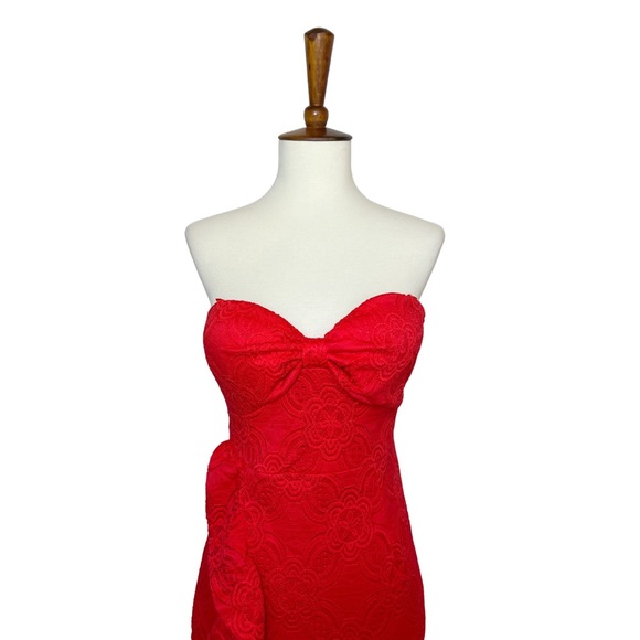 Gorgeous Strapless Red Lace Floor Length Trumpet Gown - Picture 6 of 16